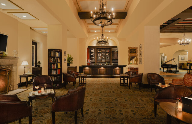 Le Bar La Brise&nbsp;&nbsp;&nbsp;&copy; Citizen North Inc