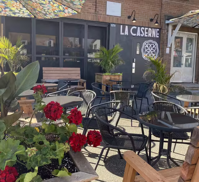 Belle terrasse ensoleillée&nbsp;&nbsp;&nbsp;&copy; La Caserne