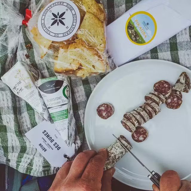 Fromages et charcuteries&nbsp;&nbsp;&nbsp;&copy; Roxanne Roy