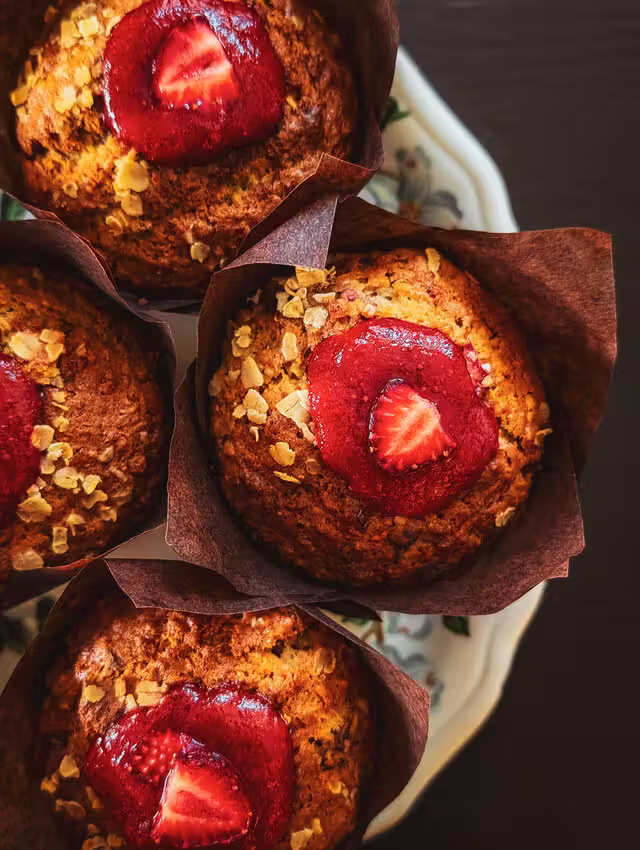 Muffins fraises rhubarbe&nbsp;&nbsp;&nbsp;&copy; Roxanne Roy