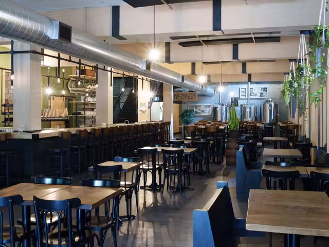 Salle à manger&nbsp;&nbsp;&nbsp;&copy; La microbrasserie l'hermite