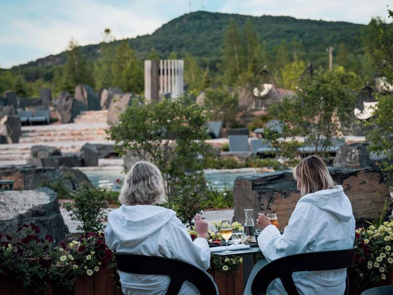Terrasse avec vue sur la montagne