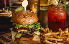 Burger décadent&nbsp;&nbsp;&nbsp;&copy; Shaker Cuisine & Mixologie