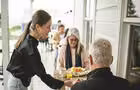 Service en terrasse&nbsp;&nbsp;&nbsp;&copy; JHA photographie