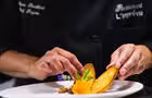 Préparation d'un plat&nbsp;&nbsp;&nbsp;&copy; Restaurant L'Imprévu