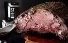 Spécialité de la maison: côte de boeuf au jus&nbsp;&nbsp;&nbsp;&copy; Cassandra Beck Photographie