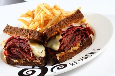 Reuben’s, Le Deli & Steakhouse de Montréal