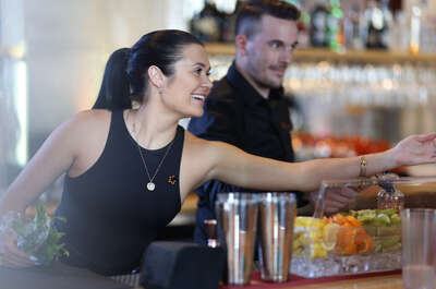 Pêle Mêle Pub – Agora