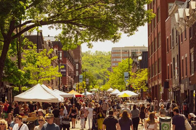 Foire commerciale de l’Avenue du Mont-Royal