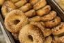 Bagels cuits au four à bois&nbsp;&nbsp;&nbsp;&copy; La Caserne