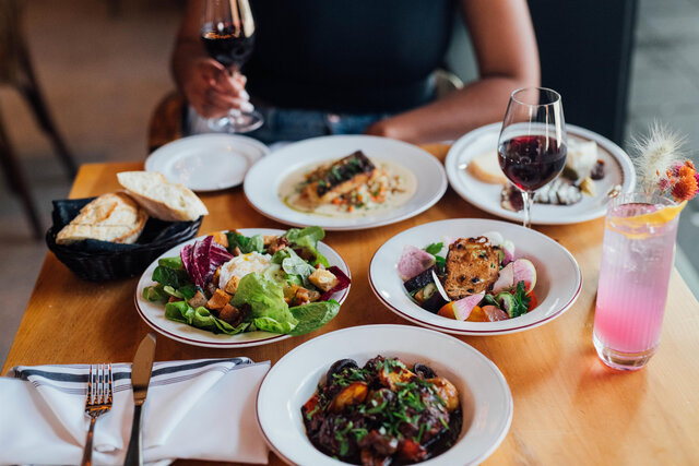 Le Bouchon par Bleu & Persillé - Ensemble de plats&nbsp;&nbsp;&nbsp;&copy; Two food photographers