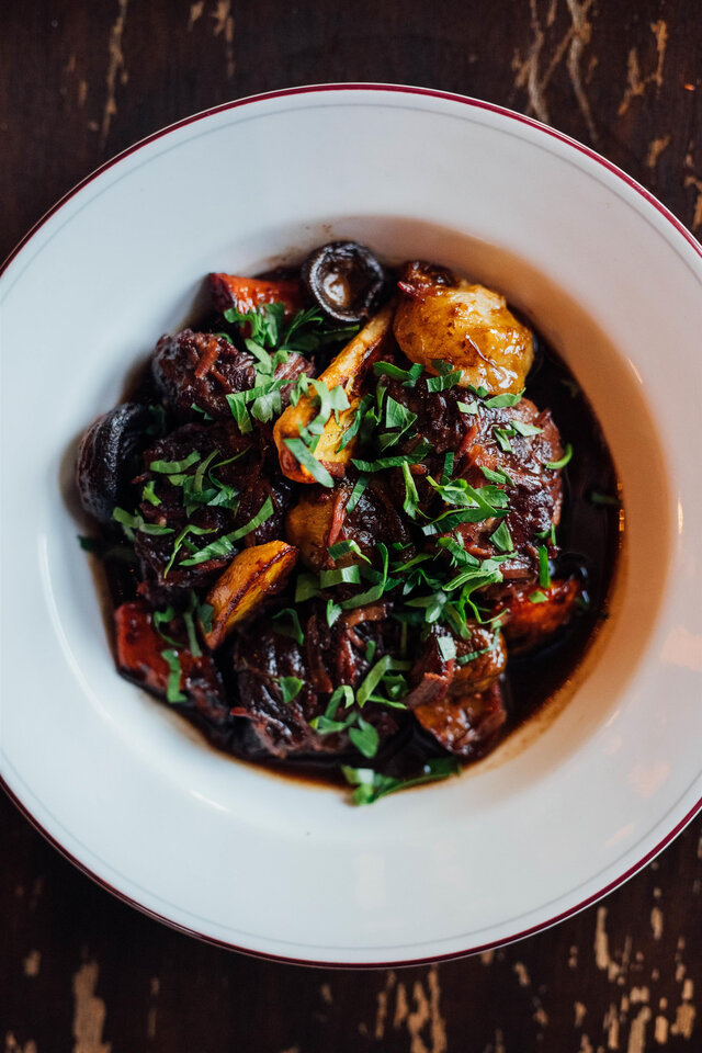 Le Bouchon par Bleu & Persillé - Boeuf Bourguignon&nbsp;&nbsp;&nbsp;&copy; Two food photographers