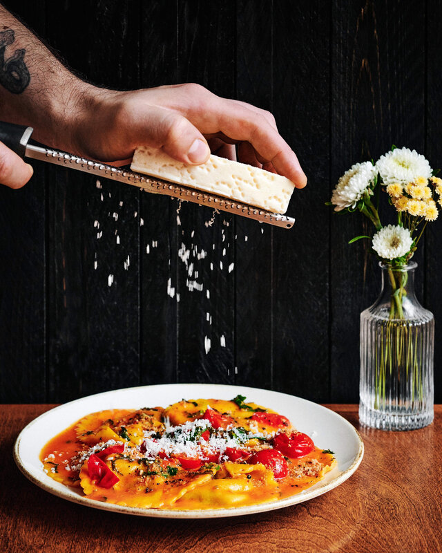 Mezzalune aux aubergines et tomates confites&nbsp;&nbsp;&nbsp;&copy; Comptoir Moutarde