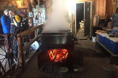 Aux Trois Renards – Cabane à sucre Paquette
