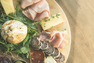 Planche de charcuteries&nbsp;&nbsp;&nbsp;&copy; Carrera Café Vieux Québec inc.
