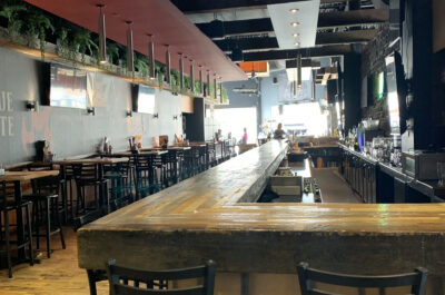 Le Balthazar du Quartier Dix30, un restaurant à mettre sur votre bucket list cet été!